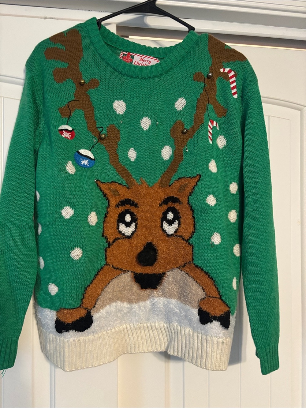 Men's Green Reindeer Crewneck Sweater - Festive Knit